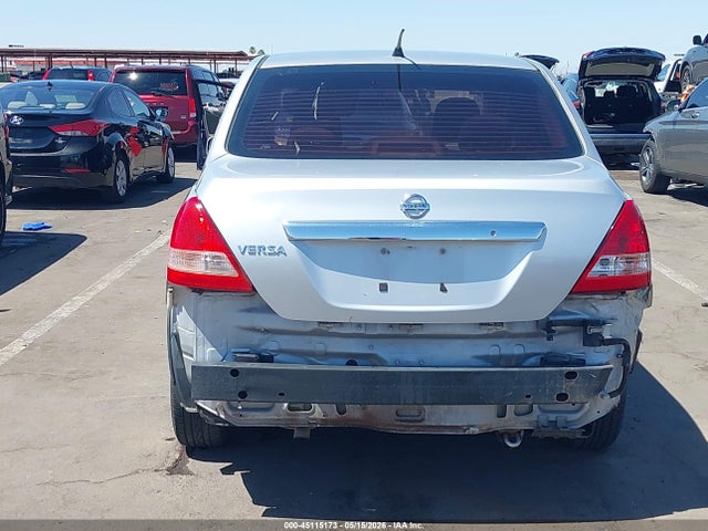 2011 Nissan VERSA 1.8S — фото 6
