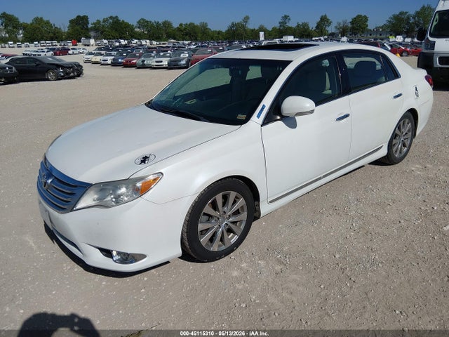 2011 Toyota AVALON LIMITED 照片 2
