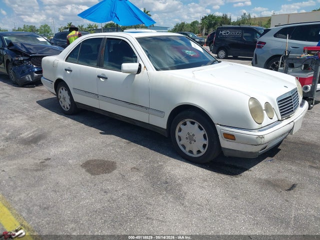 1996 MERCEDES-BENZ E 320
