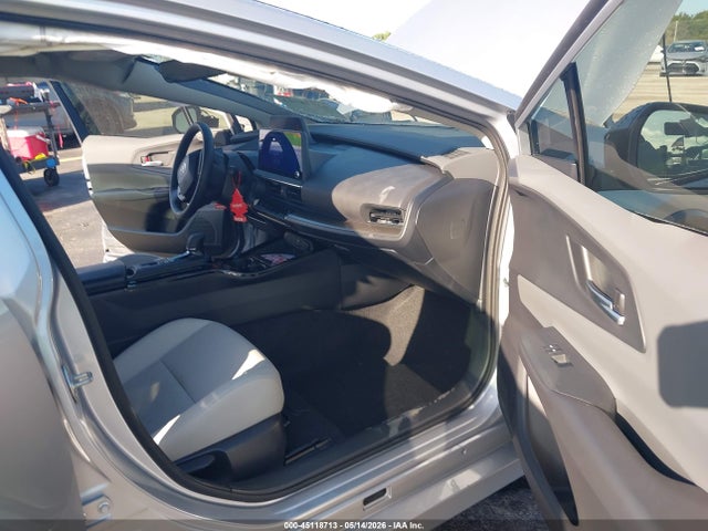 صورة 5 لـ 2025 Toyota PRIUS XLE