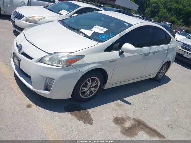 2010 Toyota PRIUS III — фото 2