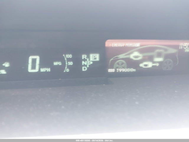 2010 Toyota PRIUS III — фото 7