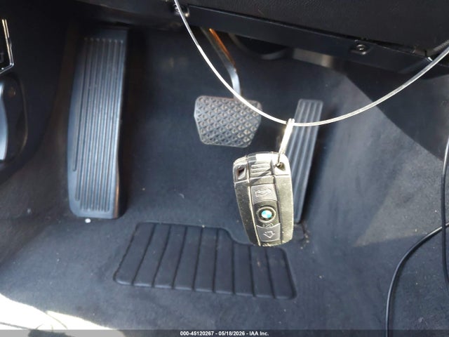 2010 BMW 328I — миниатюра 11