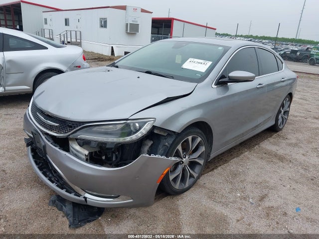 2015 Chrysler 200 C — фото 2