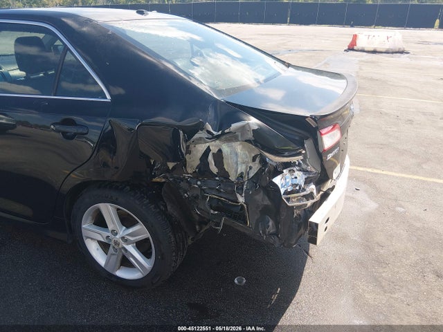 2012 Toyota CAMRY SE photo 6