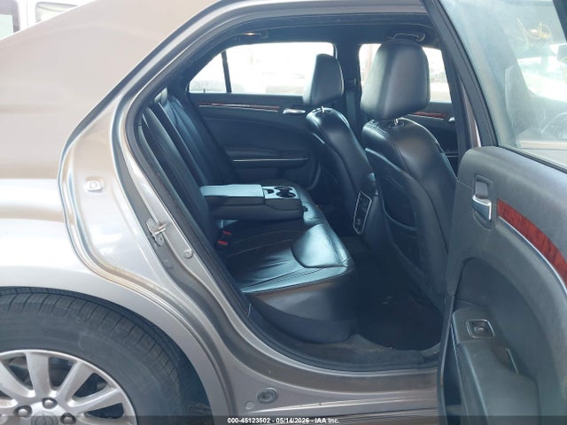 CHRYSLER 300 - 8