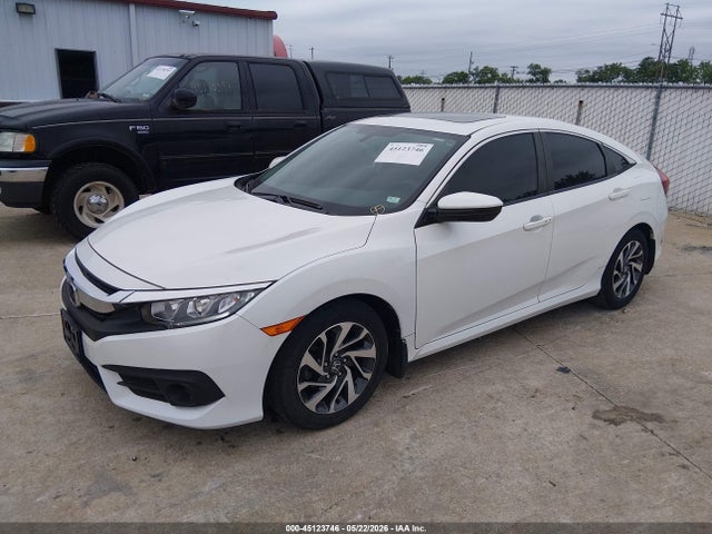2016 Honda CIVIC EX — фото 2