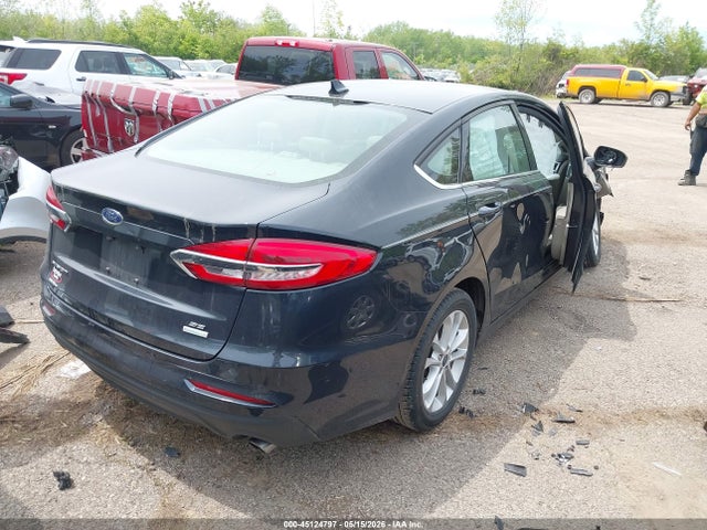 FORD FUSION SE - 4