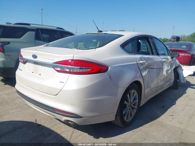 FORD FUSION SE - 4