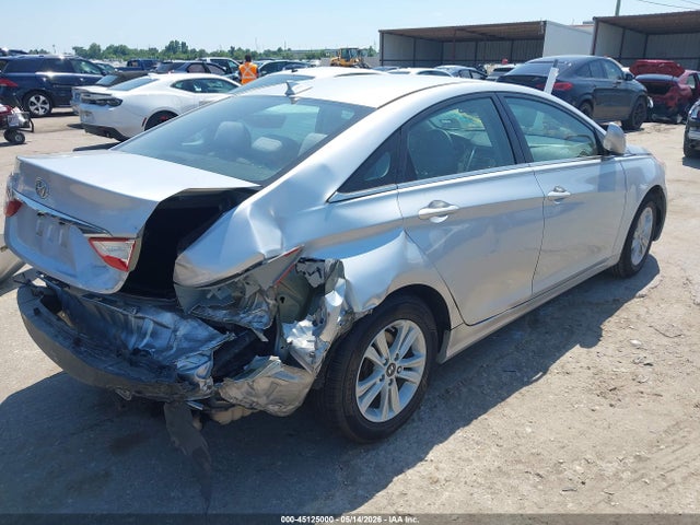 2013 Hyundai SONATA GLS 照片 4