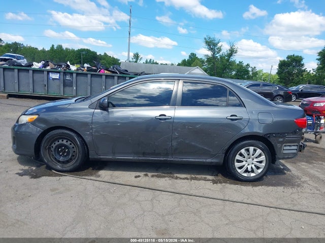 2013 Toyota COROLLA LE — миниатюра 14