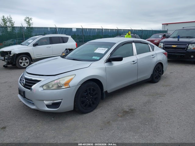 2015 Nissan ALTIMA 2.5 S 照片 2