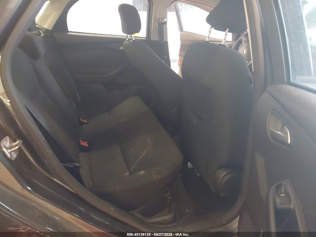 FORD FOCUS SE - 8