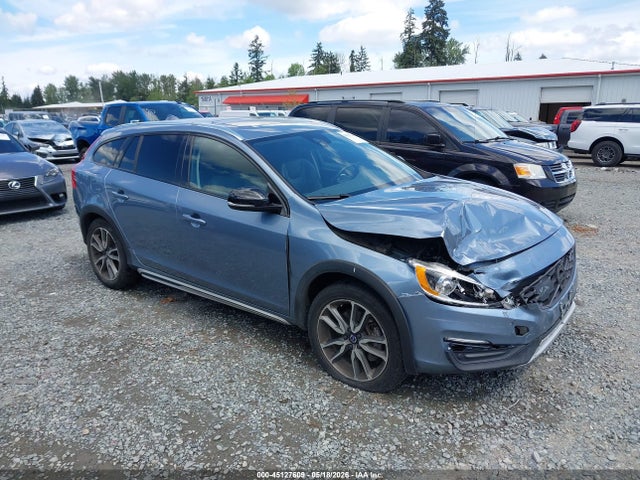 2017 VOLVO V60 T5