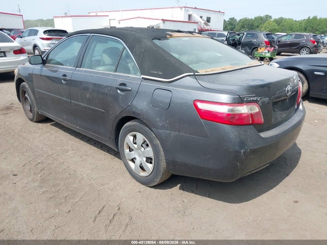 2009 Toyota CAMRY LE photo 3
