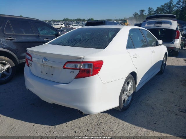 2014 Toyota CAMRY SE 照片 4