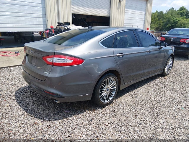 FORD FUSION SE - 4