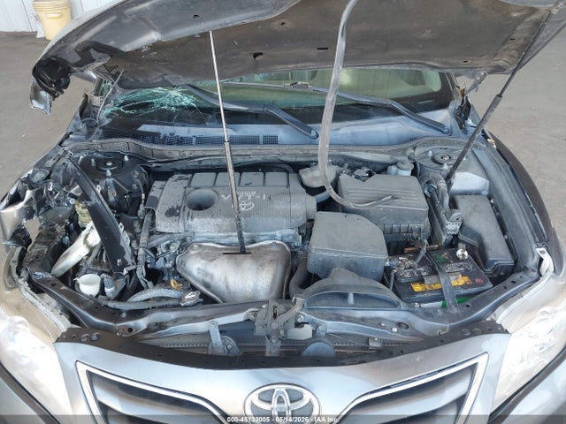 2010 Toyota CAMRY LE 照片 10