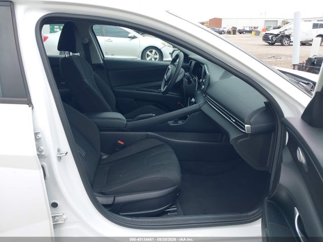 صورة 5 لـ 2022 Hyundai ELANTRA SEL