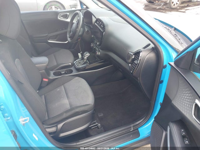 صورة 5 لـ 2023 KIA SOUL S