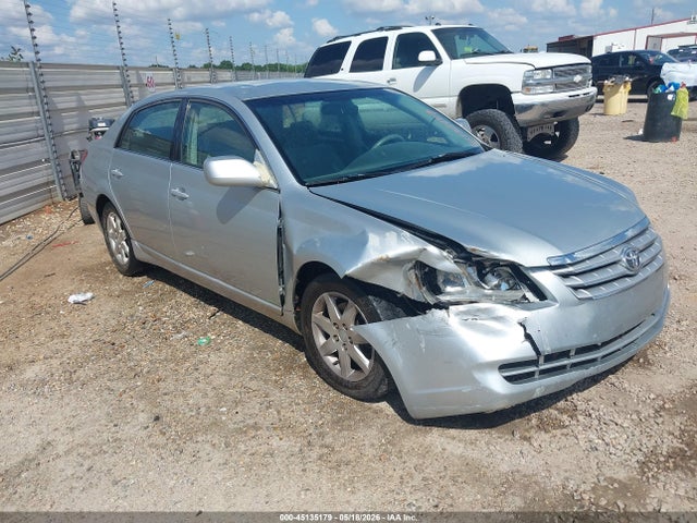 2005 TOYOTA AVALON XL