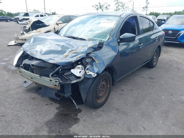 2016 Nissan VERSA 1.6 S 照片 2