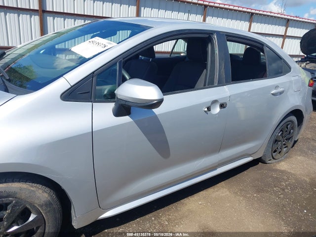 2024 Toyota COROLLA LE photo 6