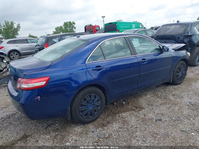 صورة مصغرة 4 لـ 2011 Toyota CAMRY LE