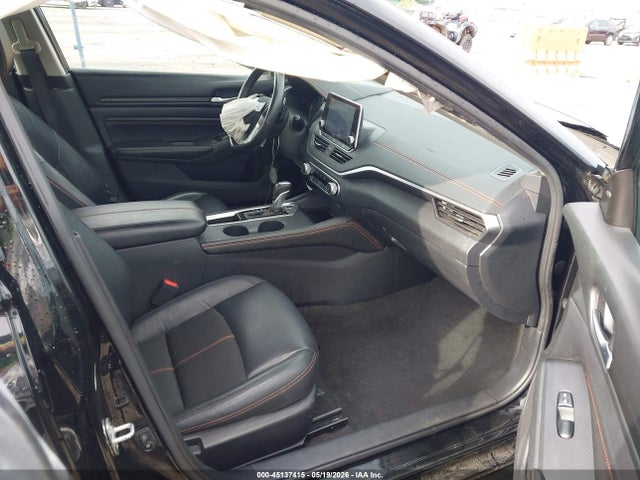2022 Nissan ALTIMA SR FWD photo 5
