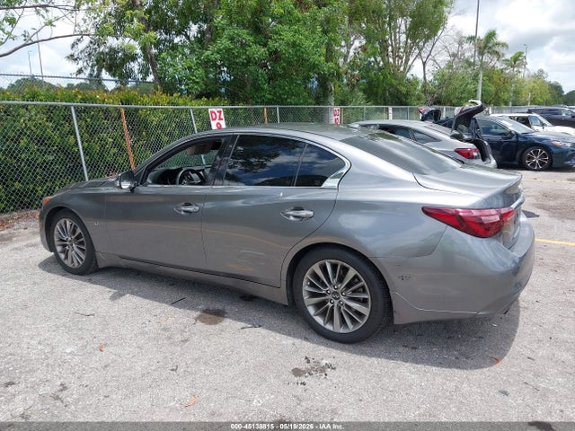 2018 Infiniti Q50 3.0T LUXE photo 3
