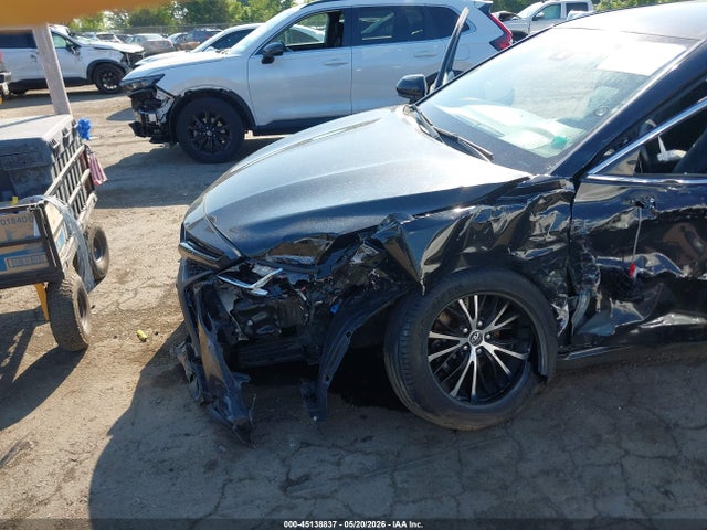 2018 Toyota CAMRY SE photo 6