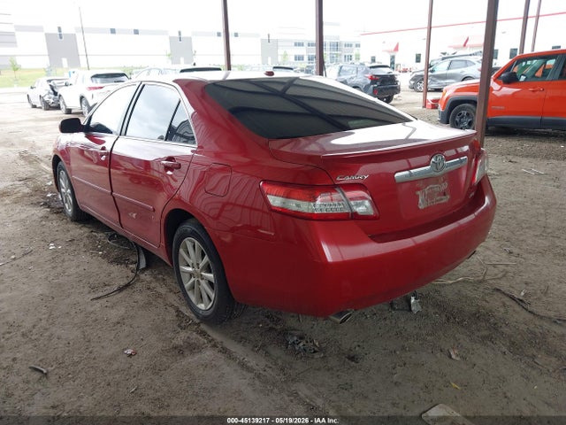 2010 Toyota CAMRY SE/LE/XLE photo 3