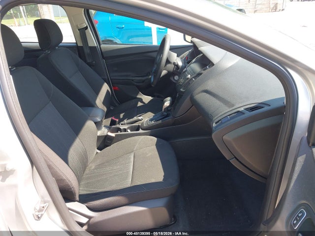 FORD FOCUS SE - 5