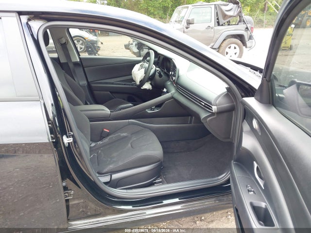 صورة 5 لـ 2022 Hyundai ELANTRA SEL