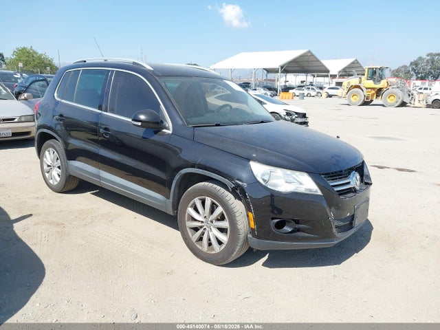 2011 VOLKSWAGEN TIGUAN SE