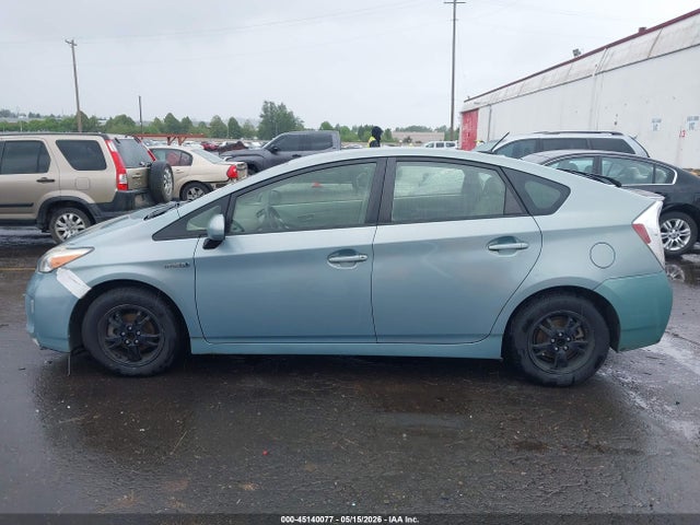 صورة مصغرة 14 لـ 2013 Toyota PRIUS THREE