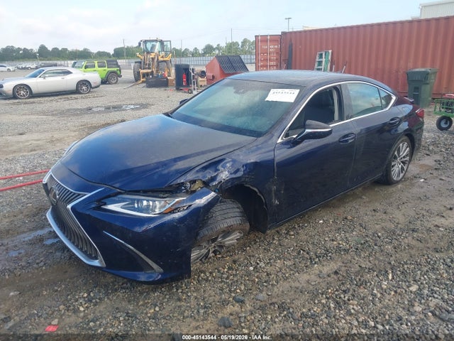 صورة 2 لـ 2021 Lexus ES 350