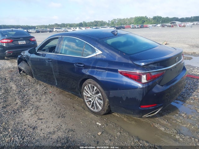 صورة 3 لـ 2021 Lexus ES 350