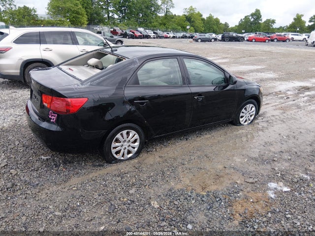 صورة مصغرة 4 لـ 2013 KIA FORTE LX