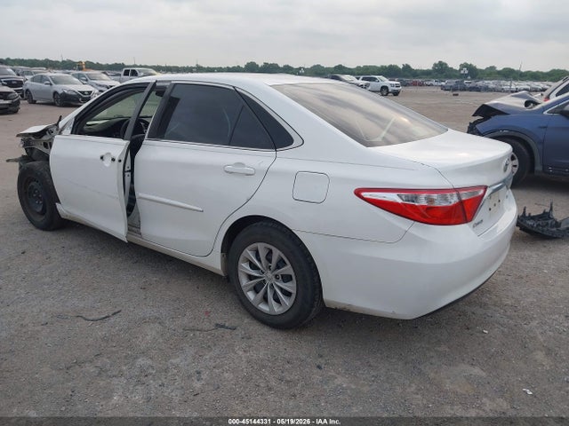 2016 Toyota CAMRY LE — фото 3