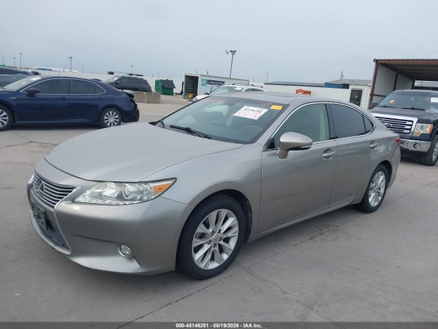 2015 Lexus ES 300H 照片 2