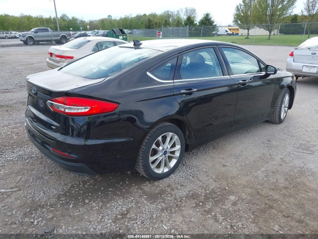 FORD FUSION SE - 4