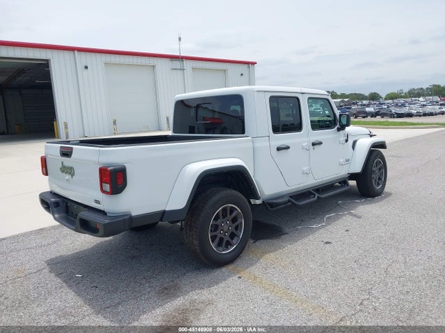 صورة 4 لـ 2023 JEEP GLADIATOR OVERLAND 4X4