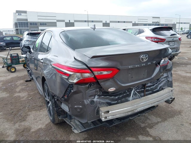 2019 Toyota CAMRY SE — фото 3