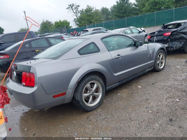صورة 4 لـ 2006 FORD MUSTANG V6