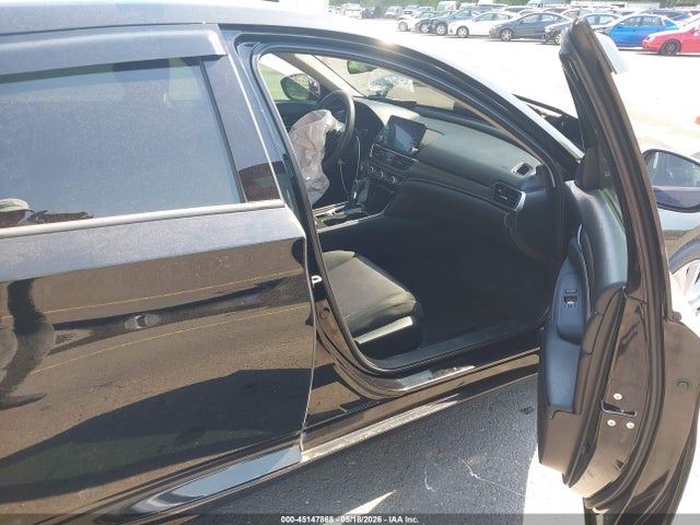 2018 Honda ACCORD LX photo 5