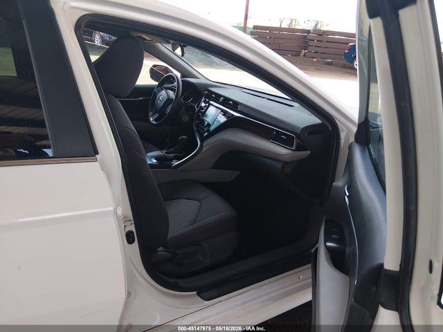 2020 Toyota CAMRY LE photo 5
