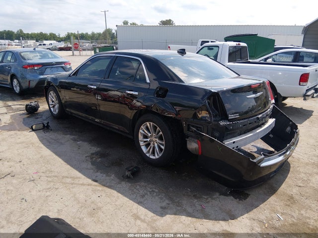 2017 Chrysler 300C — фото 3