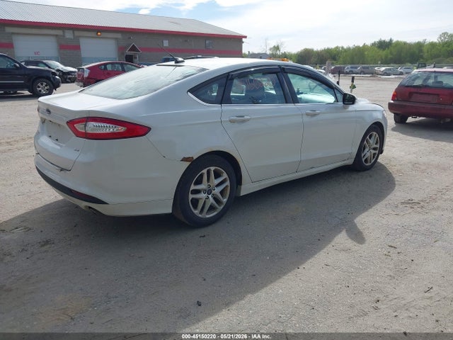 FORD FUSION SE - 4