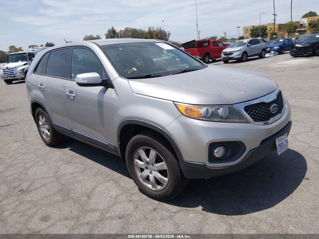 2013 KIA SORENTO LX